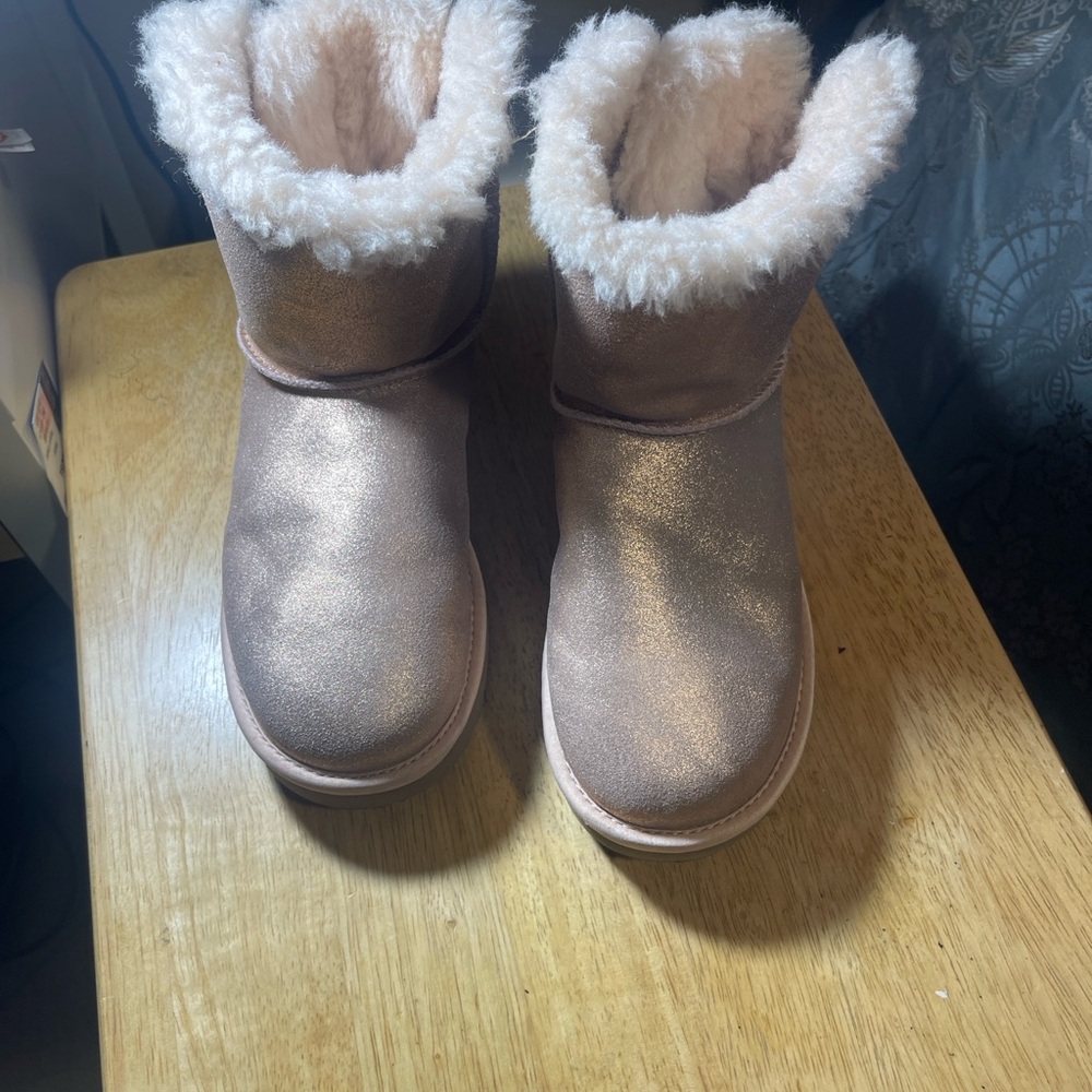 Cozy pink Metallic Boots with Faux Fur Lining - Picture 5 of 9